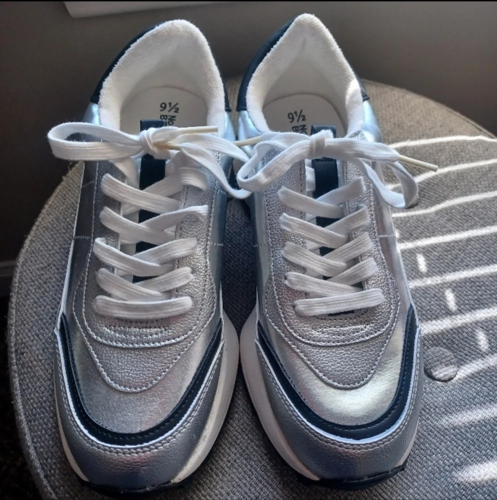 NOBO Silver Mettalic Platform Sneakers Wmns sz 9.5